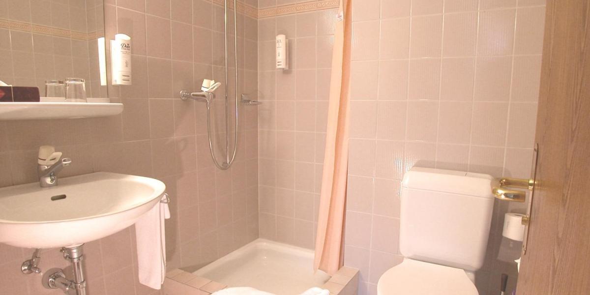 Hotel Post Glarnerhof Glarus Extérieur photo