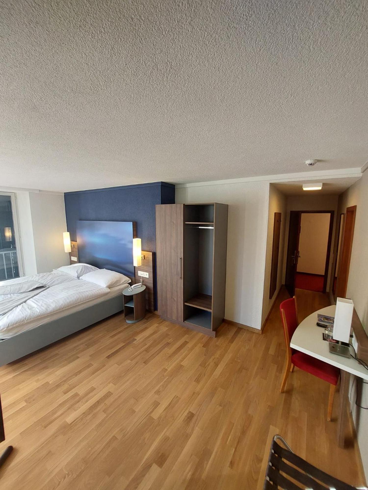 Hotel Post Glarnerhof Glarus Extérieur photo